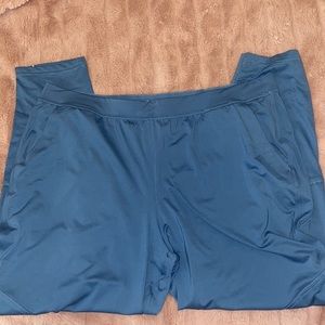 Under Armour Blue Capri pants
